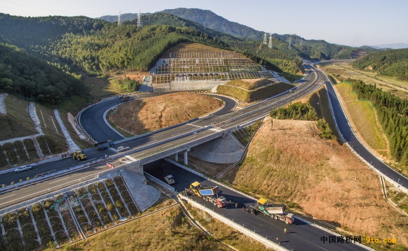 奋战顺邵路——北新路桥福建顺邵高速项目路面施工纪实